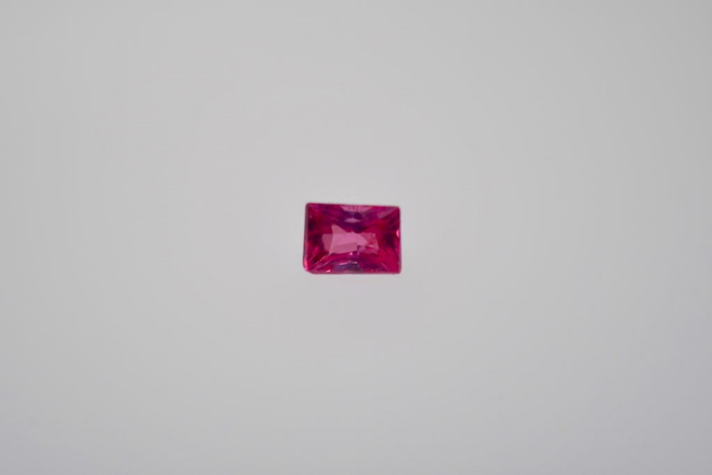 スリランカ産レッドスピネル0.42ct