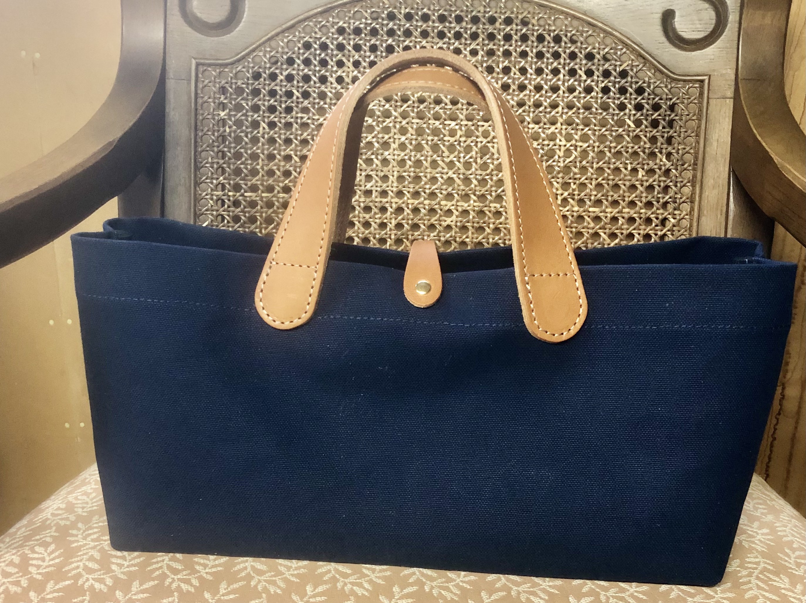 サイズチョット大きく横長♫カーブ革持ち手