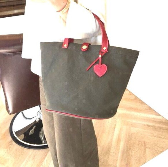 ♡再販♡キュートまんまる底の赤革ふち/国防色帆布&赤革の持ち手