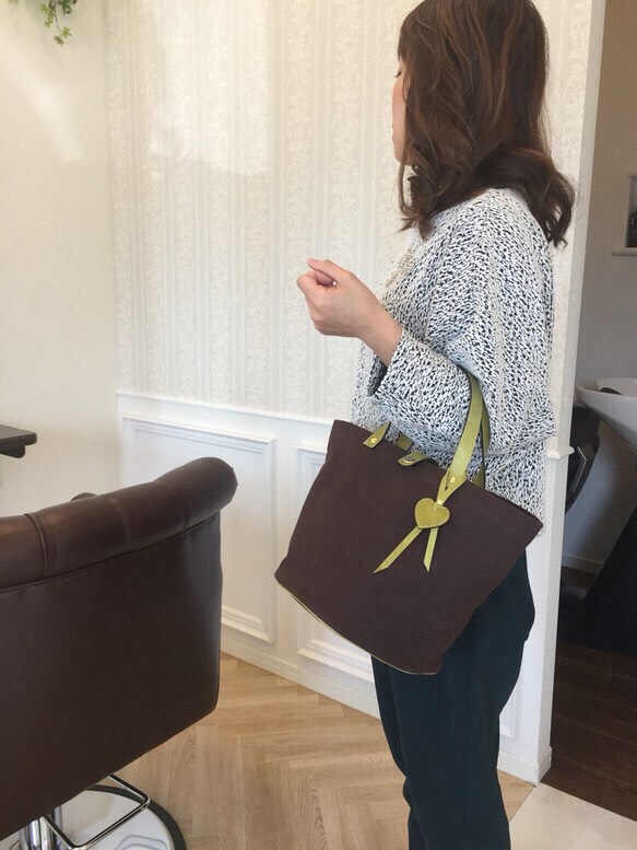 まんまる底帆布トート/グリーンの持ち手がオシャレ