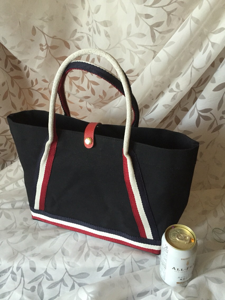 ☆L☆価格据え置き/若干のサイズ変更/黒色帆布 に赤紺白色のテープがマッチトートバッグ