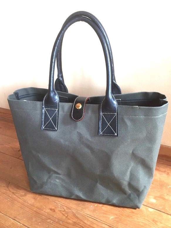 水を弾く撥水加工国防色帆布トートバッグ