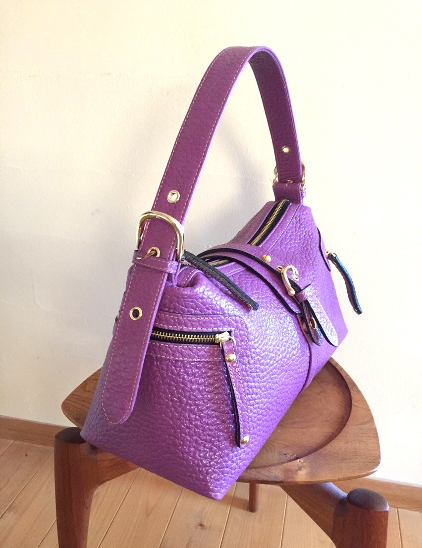 【送料無料」色選択Ⅲ】収納力のある革オンリーワンバッグ 52,800円