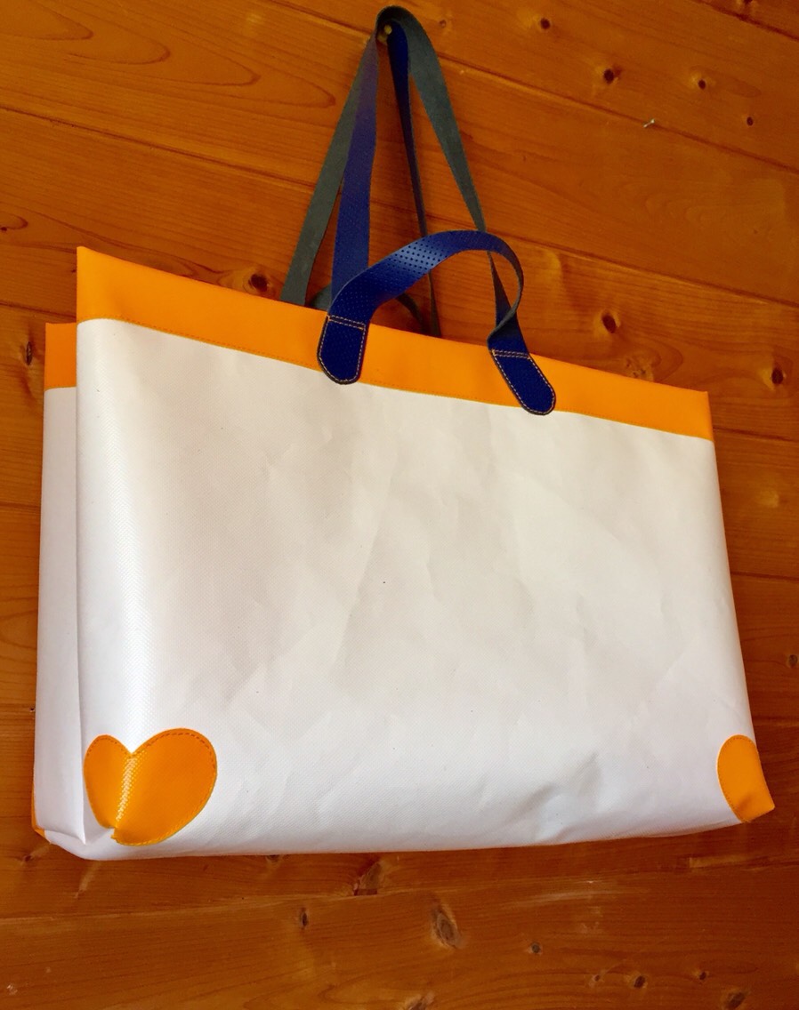 たっぷり入る防水撥水トートバッグ