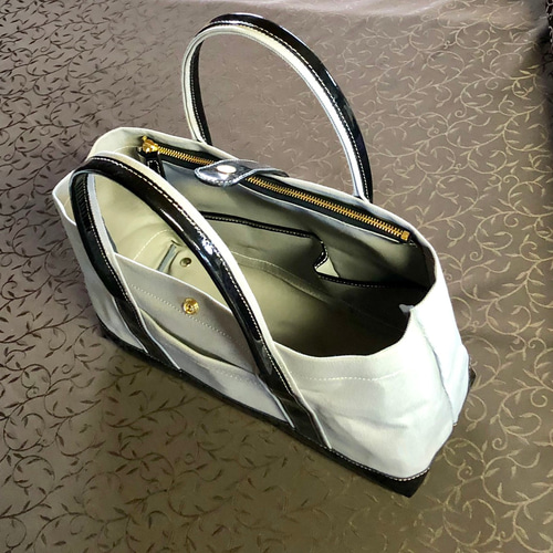 帆布とレザーのトートバッグ 底板付き アイスグレー×レザー