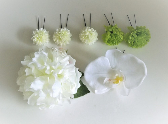 白無垢に華やぐピオニーと胡蝶蘭の髪飾り 結婚式に 3枚目の画像