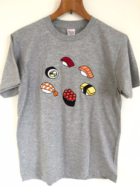 お寿司デザインの刺繍Tシャツ 3枚目の画像