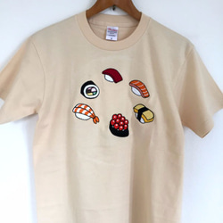 お寿司デザインの刺繍Tシャツ 5枚目の画像