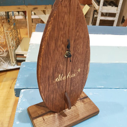サーフボード型ウッド置時計 1枚目の画像