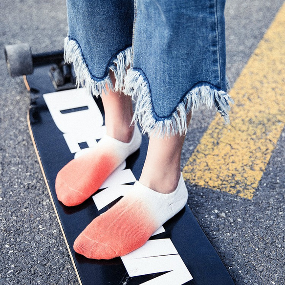 女性の靴下レディースソックス、ボートソックス、絞り染めのグラデーションカラートレンドソックス 9枚目の画像