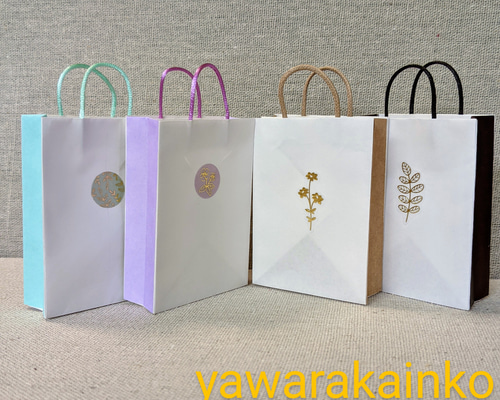 専用　ハンドメイド 折り紙 ミニ紙袋 大きめ12枚セット ★柄おまかせ ハンドメイド 折り紙 ミニ紙袋 大きめトート型12枚セット 雑貨
