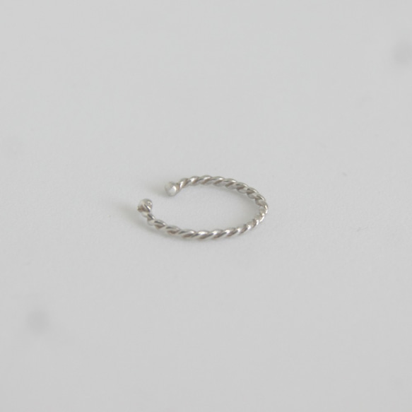 twist cuff(S) silver イヤカフ 2枚目の画像