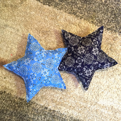 バンダナ柄星クッション☆ネイビー クッション・クッション