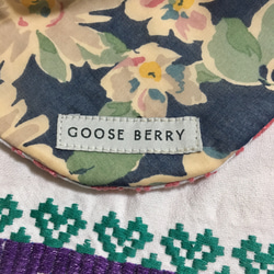 GOOSE BERRY  ポーランド刺繍のスタイ 3枚目の画像