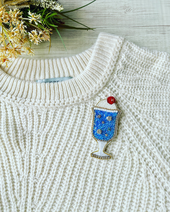 うずまき様 専用 桜 クリームソーダ 土星 ビーズ 刺繍 ブローチ