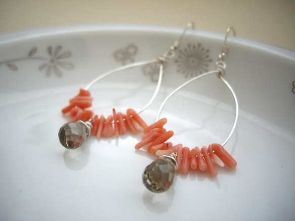 粉色珊瑚和露水煙晶圈形耳環（耳環）SV925 第5張的照片