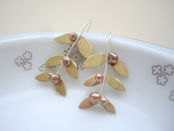 葉子和堅果耳環簡單設計極簡主義珠寶 第2張的照片