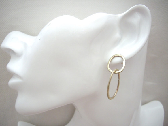 黃銅雙環耳環極簡主義珠寶金填充柱 第5張的照片