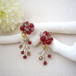 紅色串珠和煙燻水晶的夾式耳環 第2張的照片