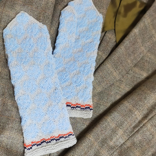 SALE 手首すっぽりウール100%【ラトビア·ロング·ミトン】手編み手袋