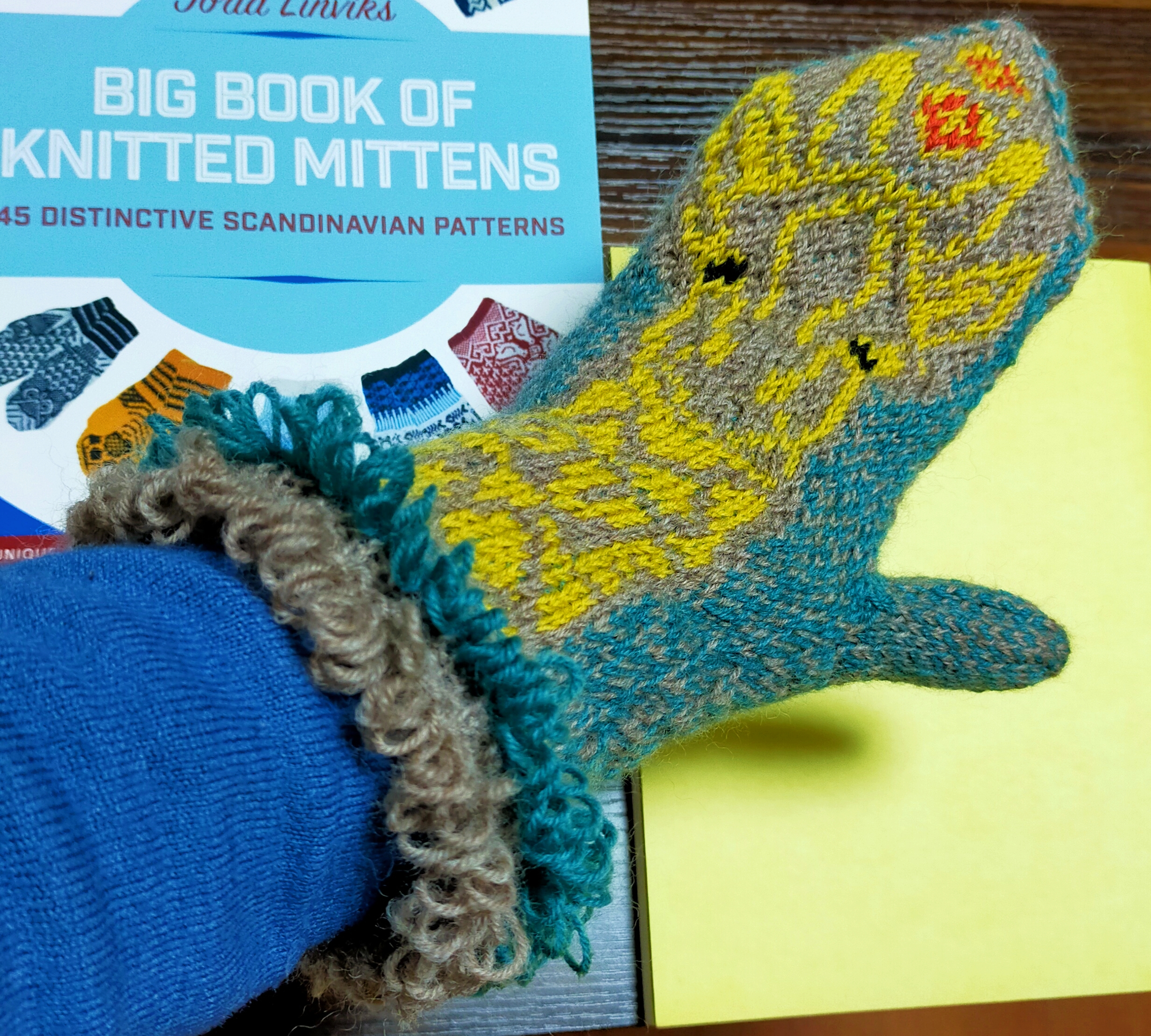 ウール100%スカンジナビア柄【サファリミトン麒麟】