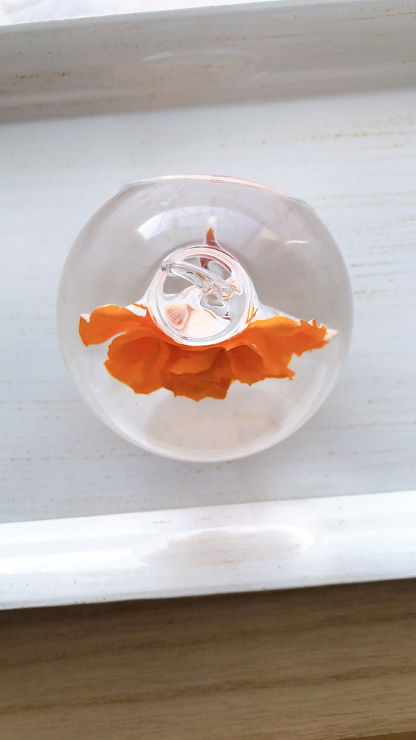 開花バラのガラスドーム　Ｌ　オレンジ 4枚目の画像