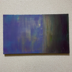 ストライプ模様の抽象画