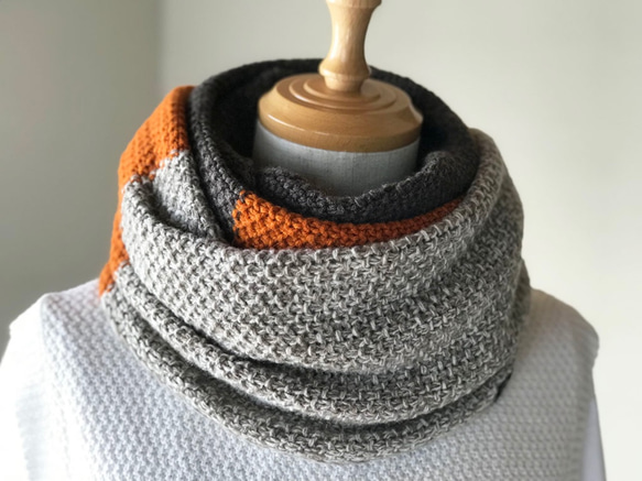 Guru Guru Cashmere Super Long Snood 3WAY Triad Beige Heather/Ora 第3張的照片