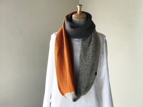 Guru Guru Cashmere Super Long Snood 3WAY Triad Beige Heather/Ora 第5張的照片