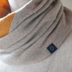 『まさき様専用』温度を纏う 純カシミヤのふわふわBi-colorねじりスヌード  Beige/Musterd 5枚目の画像