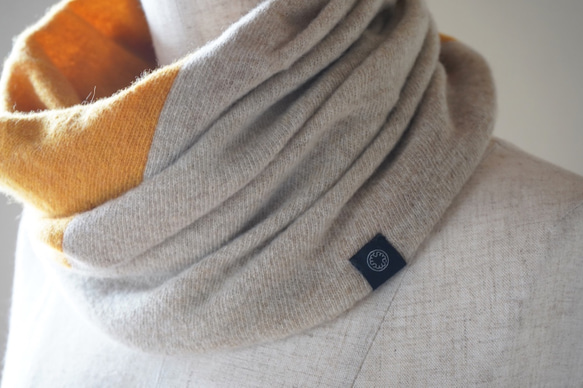 『まさき様専用』温度を纏う 純カシミヤのふわふわBi-colorねじりスヌード  Beige/Musterd 5枚目の画像