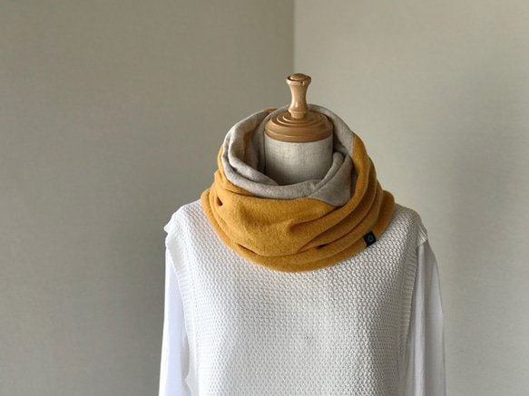 Pure Cashmere Twist Reversible Snood Triad Mustard / L 米色 / N 棕色 第1張的照片