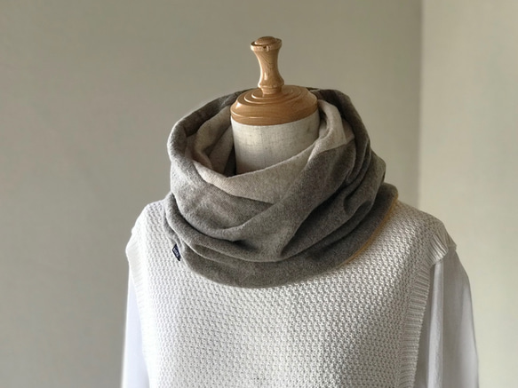 Pure Cashmere Twist Reversible Snood Triad Mustard / L 米色 / N 棕色 第5張的照片