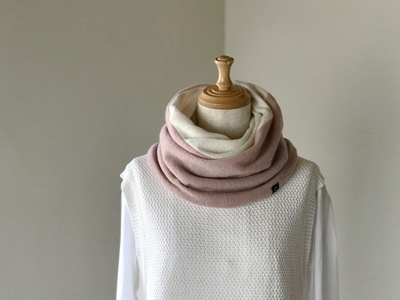 Pure Cashmere Twist Reversible Snood Triad L 粉色/白色/米色 第1張的照片