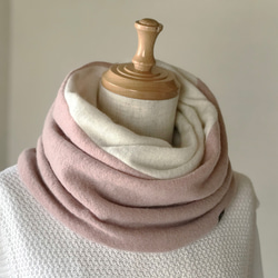 Pure Cashmere Twist Reversible Snood Triad L 粉色/白色/米色 第3張的照片