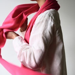 碧樹織造100％山羊絨圍巾（紅色） 第4張的照片