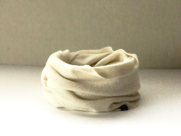 蓬鬆·純羊絨的圍巾乳白色 第1張的照片