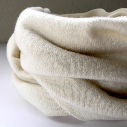 蓬鬆·純羊絨的圍巾乳白色 第2張的照片
