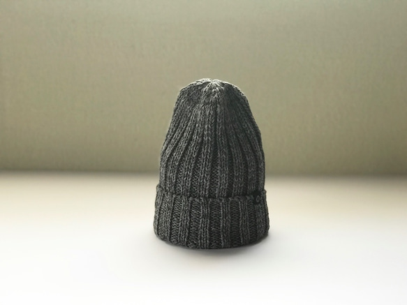 用手提橫機製造・低規格針織帽灰色 第3張的照片