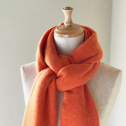 純羊絨蓬鬆圍巾橙色 第3張的照片