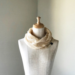 蓬鬆的棉絲紗布撚線圍脖自然米色 第2張的照片