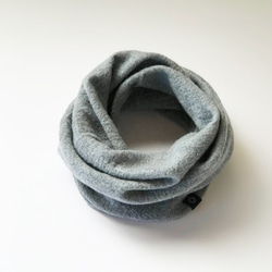 縮絨Woolの筒編みふっくらねじりスヌード Gray 4枚目の画像