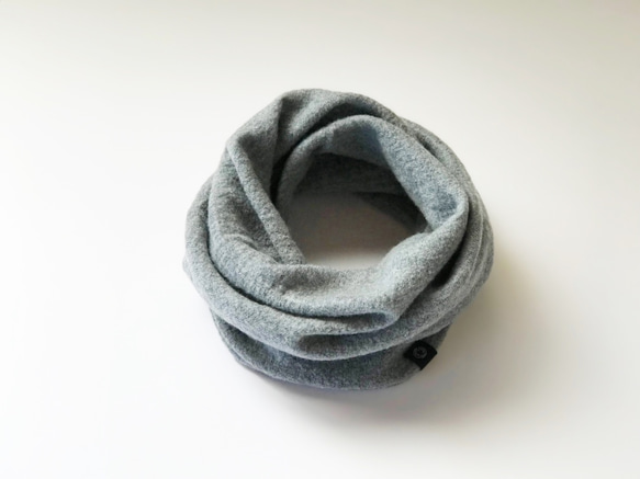 縮絨Woolの筒編みふっくらねじりスヌード Gray 4枚目の画像
