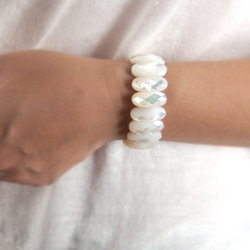 White shell Bracelet 第4張的照片