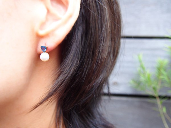 藍色藍寶石×珍珠耳環　三角形切割 一對出售[XSORI luxe 系列] 第2張的照片
