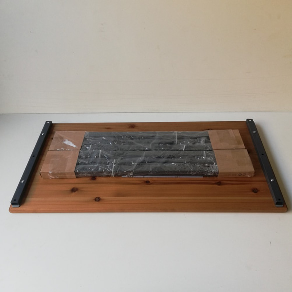 無垢材　テーブル　デスク　900×600　机　カフェ　おしゃれ　リビング　ワークテーブル　 4枚目の画像