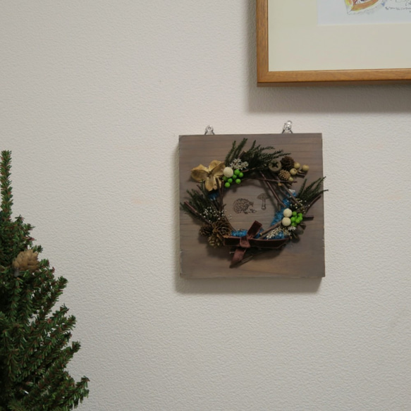 森の巣 リース　ブルー　Mサイズ　はりねずみ　クリスマス　クリスマス雑貨　インテリア　インテリア雑貨　玄関　リビング　 3枚目の画像
