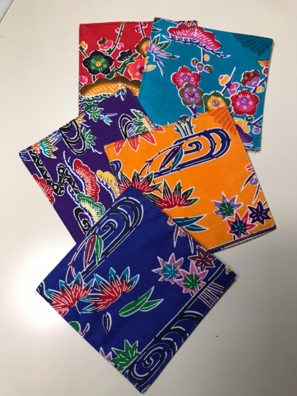 紅型柄プリント　コースター　２枚から販売　10cmｘ10cm（沖縄、琉球、紅型） 1枚目の画像