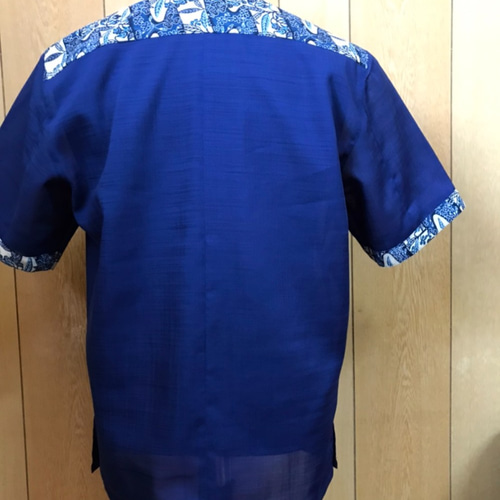 アロハシャツ沖縄ミツコハーベル　かりゆしウェアＭサイズ　アロハシャツ沖縄　紅型モチーフ