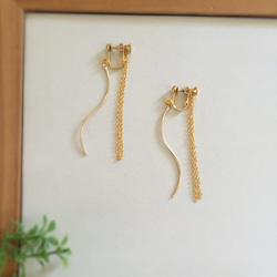 《再販》gold wave & W chainの大人イヤリング 2枚目の画像